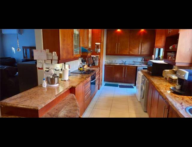 4 BEDROOM HOUSE FOR SALE IN PORT ZIMBALI